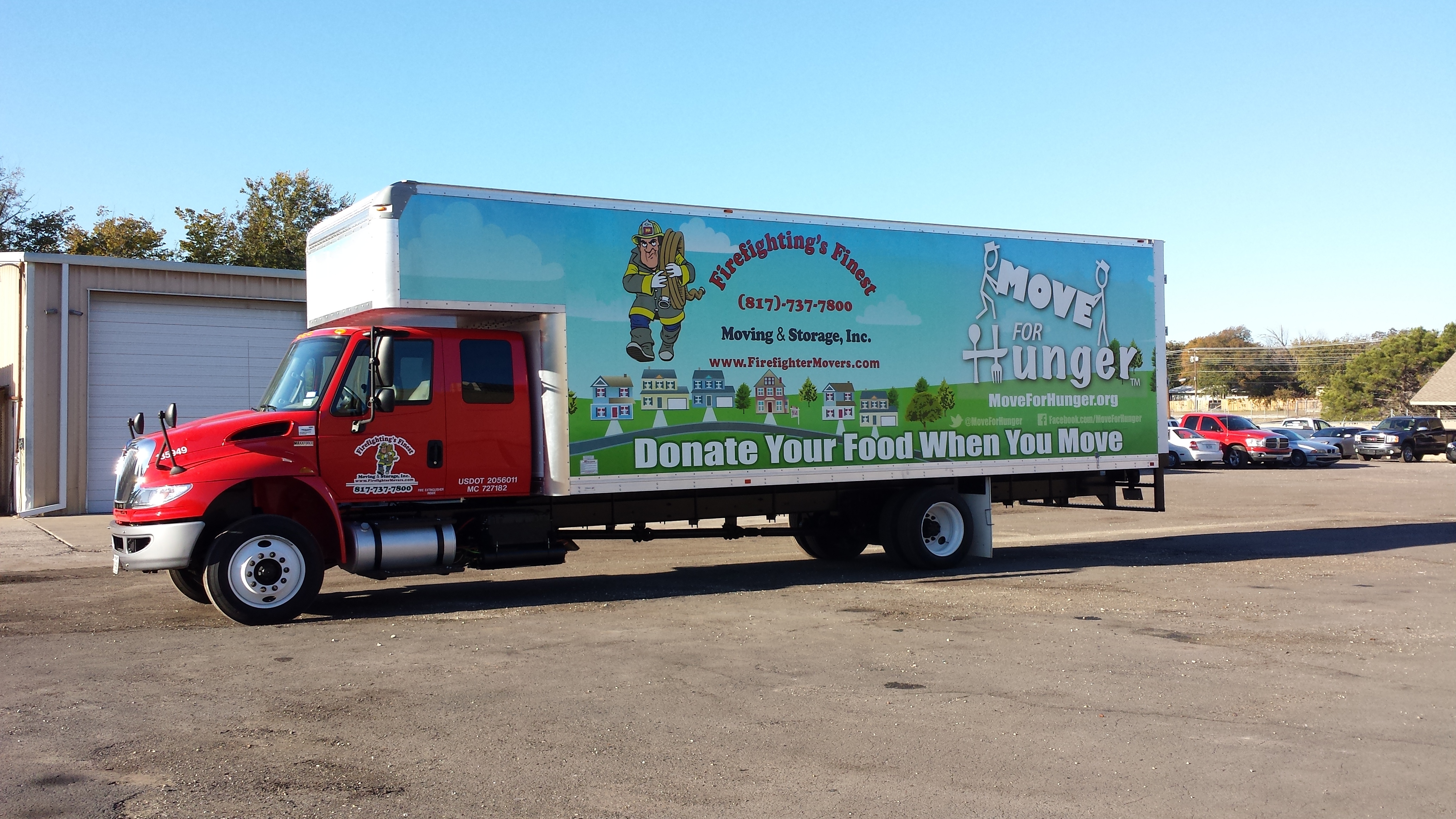 Truck with a message to donate food when you move to Fort Worth, TX